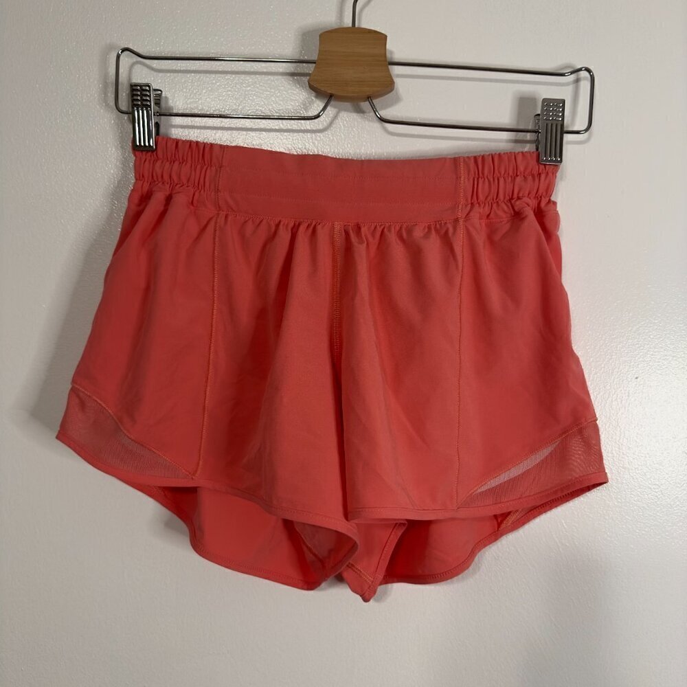 NWOT Lululemon Hotty Hot Low Rise Short 4" - Picture 4 of 11